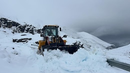 Early Snowfall In North Sikkim, Heavy Machinery Deployed To Clear Roads