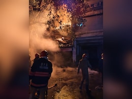 दिल्ली के नबी करीम इलाके में लगी भीषण आग,  पुलिस ने 44 लोगों को बचाया