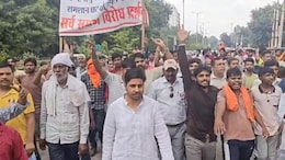 अलवर में&nbsp;UIT के शमशान पर बुलडोजर चलाने के बाद हंगामा, नाराज लोगों ने&nbsp;कलेक्ट्रेट पर किया प्रदर्शन&nbsp;&nbsp;