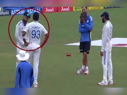 Virat Kohli: कोहली ने बुमराह के सामने उतारी गेंदबाजी एक्शन की नकल, देखकर भारतीय गेंदबाज ने ऐसे किया रिएक्ट, Video Virat Kohli: कोहली ने बुमराह के सामने उतारी गेंदबाजी एक्शन की नकल, देखकर भारतीय गेंदबाज ने ऐसे किया रिएक्ट, Video