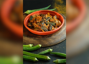 15-Minute Besan Bhindi Recipe That Actually Stays Crispy 15-Minute Besan Bhindi Recipe That Actually Stays Crispy