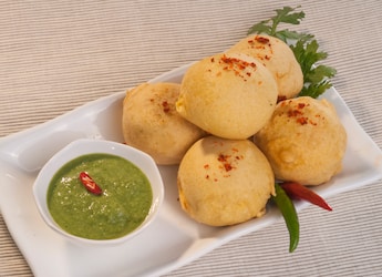 6 Simple Tips To Make Perfect Batata Vada At Home (Maharashtrian-Style) 6 Simple Tips To Make Perfect Batata Vada At Home (Maharashtrian-Style)