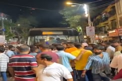 1 Dead, 9 Injured After Drunk Man Turns Steering Wheel Of Mumbai Bus 1 Dead, 9 Injured After Drunk Man Turns Steering Wheel Of Mumbai Bus