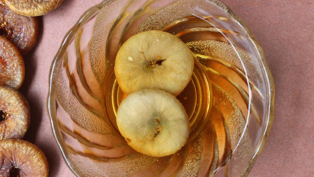 15 दिन तक रोजाना खाली पेट अंजीर का पानी पीने से क्या होता है?