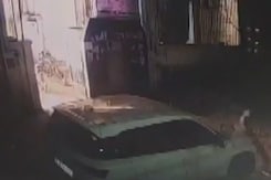 Man Set Girlfriend's Scooter On Fire After She Blocked His Number; Arrested Man Set Girlfriend's Scooter On Fire After She Blocked His Number; Arrested