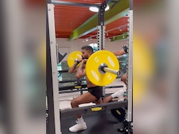 Hardik Pandya Pushes Through The Week With His Barbell Lunges Hardik Pandya Pushes Through The Week With His Barbell Lunges