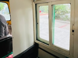 Woman Posts Pic Of Auto Rickshaw With A Window In Bengaluru, Internet Calls It "Cool" Woman Posts Pic Of Auto Rickshaw With A Window In Bengaluru, Internet Calls It "Cool"