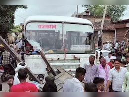 Rajasthan: रोडवेज बस का ब्रेक फेल, तीन बाइक और ऊंटगाड़ी में मारी टक्कर Rajasthan: रोडवेज बस का ब्रेक फेल, तीन बाइक और ऊंटगाड़ी में मारी टक्कर