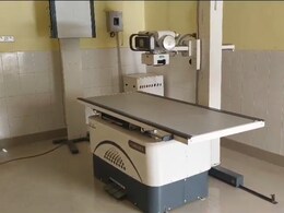 अस्पताल प्रशासन की लापरवाही, 8 लाख की X-ray मशीन फांक रही है धूल, 50 किलोमीटर दूर जाकर जांच करवाते हैं मरीज अस्पताल प्रशासन की लापरवाही, 8 लाख की X-ray मशीन फांक रही है धूल, 50 किलोमीटर दूर जाकर जांच करवाते हैं मरीज