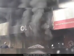 VIDEO: ओला इलेक्ट्रिक के शोरूम में शख्स ने कर दिया ऐसा काम, कंपनी को हुआ लाखों का नुकसान