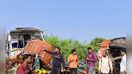 जालना- बीड मार्गवर बस ट्रकचा भीषण अपघात, 6 जणांचा मृत्यू