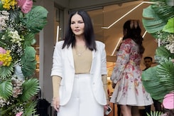 Style And The City: Sunny Leone's Day Out Style And The City: Sunny Leone's Day Out