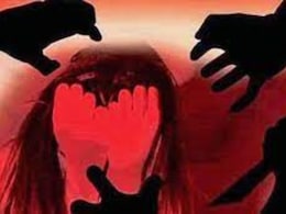 Rajasthan: दोस्त की बर्थडे पार्टी में कोल्ड ड्रिंक पीकर बेहोश हुई नाबालिग, संभालने के बहाने दोस्तों ने किया गैंगरेप Rajasthan: दोस्त की बर्थडे पार्टी में कोल्ड ड्रिंक पीकर बेहोश हुई नाबालिग, संभालने के बहाने दोस्तों ने किया गैंगरेप