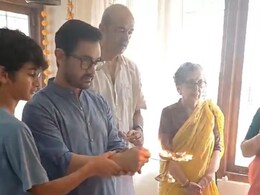 आमिर खान की बहन के घर आए बप्पा तो आशीर्वाद लेने पहुंचे मिस्टर परफेक्शनिस्ट, बेटे के साथ मिलकर की आरती आमिर खान की बहन के घर आए बप्पा तो आशीर्वाद लेने पहुंचे मिस्टर परफेक्शनिस्ट, बेटे के साथ मिलकर की आरती