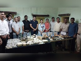 वन विभाग की बड़ी कार्रवाई, हाथी दांत सहित कई कीमती वस्तुएं बरामद, तस्कर गिरफ्तार वन विभाग की बड़ी कार्रवाई, हाथी दांत सहित कई कीमती वस्तुएं बरामद, तस्कर गिरफ्तार