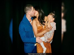 In Pics: Priyanka Chopra And Nick Jonas Share A Kiss, Malti Marie Closes Her Eyes In Pics: Priyanka Chopra And Nick Jonas Share A Kiss, Malti Marie Closes Her Eyes