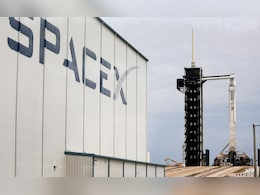 SpaceX To Attempt First-Ever Booster Catch With 'Chopstick' Arms