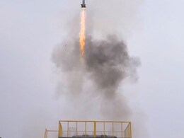 डीआरडीओ और भारतीय नौसेना को बड़ी कामयाबी, सरफेस टू एयर मिसाइल का सफल परीक्षण डीआरडीओ और भारतीय नौसेना को बड़ी कामयाबी, सरफेस टू एयर मिसाइल का सफल परीक्षण