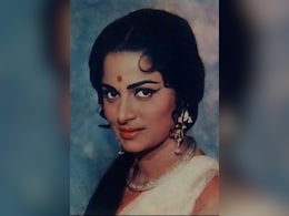 वहीदा रहमान की बेटी की खूबसूरती ने हिला दिया पूरा बॉलीवुड, पर्सनैलिटी के दीवाने हुए फैन्स, फोटो देख बोले- मधुबाला 2.0 वहीदा रहमान की बेटी की खूबसूरती ने हिला दिया पूरा बॉलीवुड, पर्सनैलिटी के दीवाने हुए फैन्स, फोटो देख बोले- मधुबाला 2.0