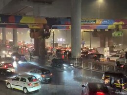 Mumbai Rain : मुसळधार पावसामुळे मुंबईकरांची दाणादाण, घरी जाताना हाल, शाळांना सुटी जाहीर Mumbai Rain : मुसळधार पावसामुळे मुंबईकरांची दाणादाण, घरी जाताना हाल, शाळांना सुटी जाहीर