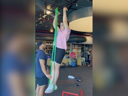 Zareen Khan's Intense Banded Pull-Up Workout Will Leave Your Arms The Good Kind Of Sore Zareen Khan's Intense Banded Pull-Up Workout Will Leave Your Arms The Good Kind Of Sore