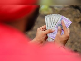 योजना लाडक्या बहिणींसाठी अन् पैसे भावांच्या खात्यात! योजना लाडक्या बहिणींसाठी अन् पैसे भावांच्या खात्यात!