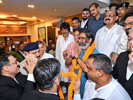 झारखंड सरकार वकीलों को देगी 5000 रुपये वजीफा, पेंशन की दोगुनी, CM हेमंत सोरेन ने बताया ऐतिहासिक फैसला झारखंड सरकार वकीलों को देगी 5000 रुपये वजीफा, पेंशन की दोगुनी, CM हेमंत सोरेन ने बताया ऐतिहासिक फैसला