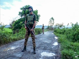 मणिपुर में विद्रोहियों के हमले में 2 लोगों की मौत, कई घायल, ड्रोन बम का किया गया इस्तेमाल : सरकार मणिपुर में विद्रोहियों के हमले में 2 लोगों की मौत, कई घायल, ड्रोन बम का किया गया इस्तेमाल : सरकार