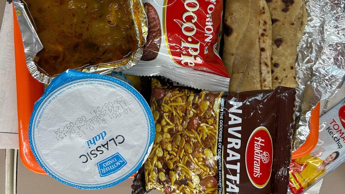 Travel Influencer Compares Vande Bharat Food To 5-Star Hotel, IRCTC Responds