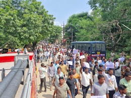 Bundi News: बूंदी में 4 दिन से नाबालिग लड़की लापता, गुस्साए लोगों ने थाने का किया घेराव, बाजार बंद कराए Bundi News: बूंदी में 4 दिन से नाबालिग लड़की लापता, गुस्साए लोगों ने थाने का किया घेराव, बाजार बंद कराए