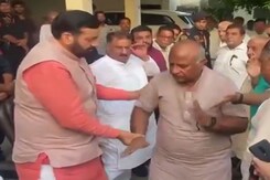 Denied Poll Ticket, BJP's Haryana Leader Refuses Handshake With Nayab Singh Saini Denied Poll Ticket, BJP's Haryana Leader Refuses Handshake With Nayab Singh Saini