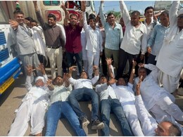 सांचौर में आज चक्का जाम, स्कूल-बाजार बंद, पूर्व मंत्री के इशारे पर सड़कों पर उतरे सैकड़ों लोग