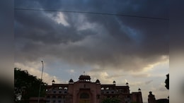 Rajasthan weather: राजस्थान में भारी बरिश का अलर्ट, जानें अपने जिले के मौसम का हाल