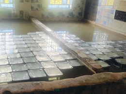 जयपुर में 20 हजार किलोग्राम मिलावटी रसगुल्ले जब्त, बदबू से भरा था कारखाना, चाशनी और दूध में तैर रहे थे कीड़े 