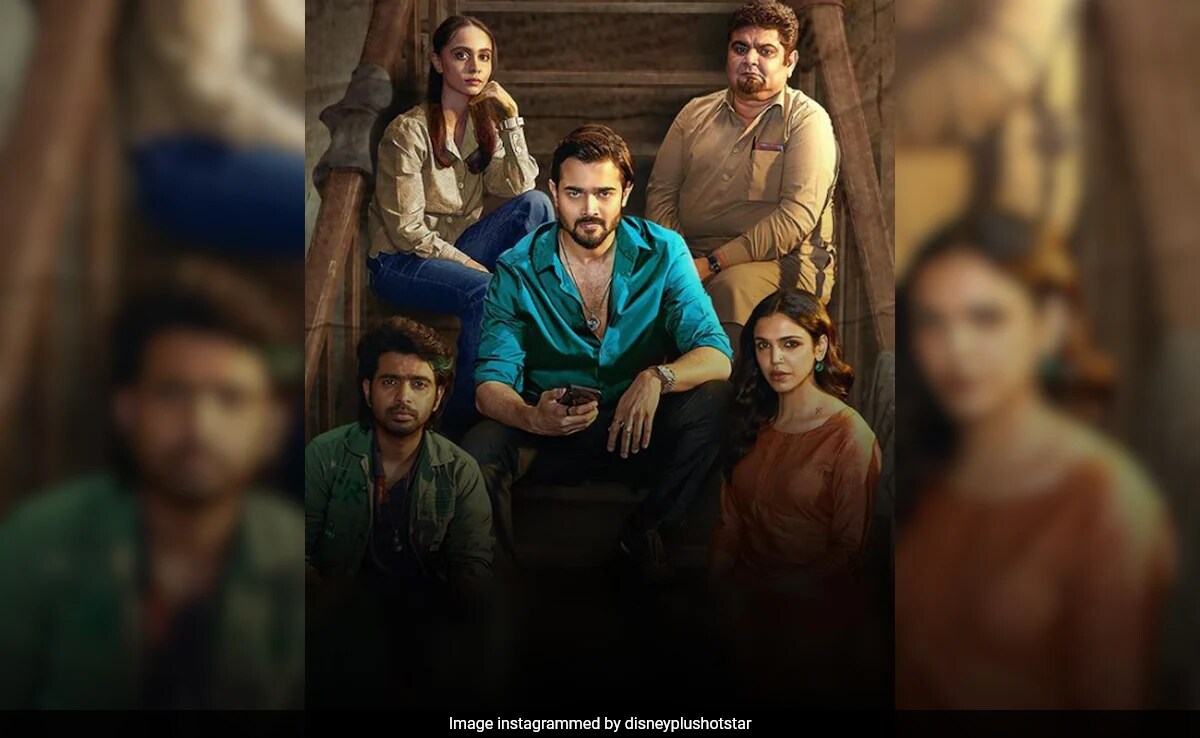 <i>Taaza Khabar Season 2</i> Review: Bhuvan Bam Gives The Role His Best Shot