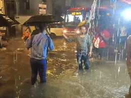 Mumbai Rain : मुसळधार पावसाचा मुंबईला फटका, मध्य रेल्वे कोलमडली!