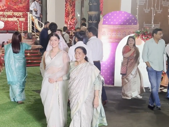 Asha Bhosle To Shilpa Shetty, Bollywood Stars Grace Ganpati Pooja At Maharashtra CM Shinde’s House