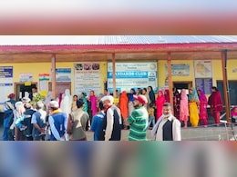 35 हजार विस्थापित कश्मीरी पंडितों के लिए जम्मू, उधमपुर और दिल्ली में बनाए गए 24 मतदान केंद्र 35 हजार विस्थापित कश्मीरी पंडितों के लिए जम्मू, उधमपुर और दिल्ली में बनाए गए 24 मतदान केंद्र