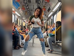 Video: Woman Dances To 'Aaj Ki Raat' In Metro, Internet Says "Be Mindful" Video: Woman Dances To 'Aaj Ki Raat' In Metro, Internet Says "Be Mindful"