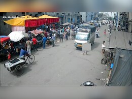 दिल्ली : अचानक सामने आ गया 5 साल का बच्चा, ऊपर से गुजर गई गाड़ी दिल्ली : अचानक सामने आ गया 5 साल का बच्चा, ऊपर से गुजर गई गाड़ी