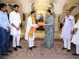 Rajasthan Politics: मदन राठौड़  सरकार और संगठन में बैठा रहे तालमेल, उप-चुनाव से पहले नेताओं को एक जाजम पर लाने की कवायद Rajasthan Politics: मदन राठौड़  सरकार और संगठन में बैठा रहे तालमेल, उप-चुनाव से पहले नेताओं को एक जाजम पर लाने की कवायद