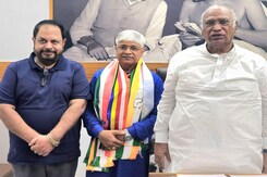 AAP MLA Rajendra Pal Gautam Joins Congress AAP MLA Rajendra Pal Gautam Joins Congress