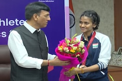 Mansukh Mandaviya Felicitates Para Badminton Contingent In New Delhi Mansukh Mandaviya Felicitates Para Badminton Contingent In New Delhi