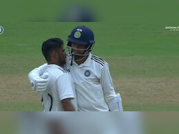 Duleep Trophy 2024: तीन साल का बनवास, चोट पर चोट, अब इस पेसर ने धमाकेदार वापसी कर सभी को चौंकाया Duleep Trophy 2024: तीन साल का बनवास, चोट पर चोट, अब इस पेसर ने धमाकेदार वापसी कर सभी को चौंकाया