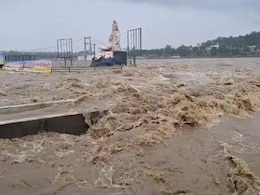 उत्तराखंड में बारिश से तबाही, 5 लोगों की मौत, पानी में डूबे गंगा घाट उत्तराखंड में बारिश से तबाही, 5 लोगों की मौत, पानी में डूबे गंगा घाट