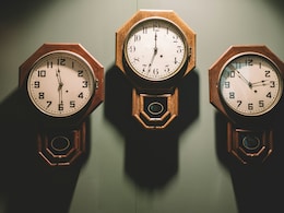 Myntra की ये डिस्काउंटेड स्टाइलिश प्रिंटेड वॉल क्लॉक आपके घर में लगाएगी चार-चांद, अभी देखें ऑफर्स