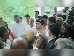 UP: आरोपी की रिहाई के लिए सपा नेताओं ने वाराणसी में कोर्ट किया हंगामा, रद्द हुआ जमानत UP: आरोपी की रिहाई के लिए सपा नेताओं ने वाराणसी में कोर्ट किया हंगामा, रद्द हुआ जमानत