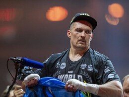 Ukrainian Champion Boxer Oleksandr Usyk Handcuffed At Polish Airport Ukrainian Champion Boxer Oleksandr Usyk Handcuffed At Polish Airport