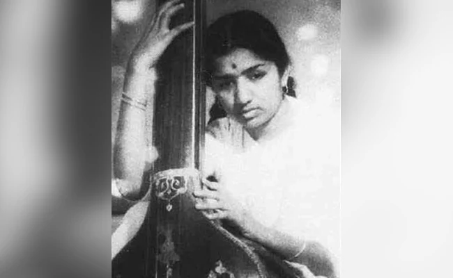 When Lata Mangeshkar Was Not Credited For Her Work In <i>Ziddi</i>