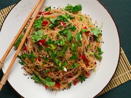 5 Easy Vermicelli Salads That Will Make Your Office Lunches Way More Exciting